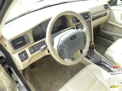 2000 Volvo S70 Standard S70 Model interior Photo #54357370 | GTCarLot.com