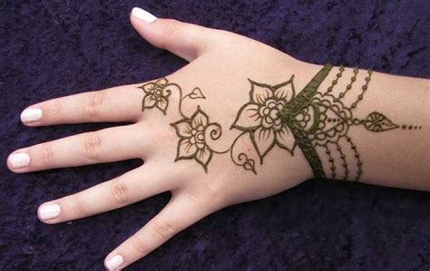 Mehendi designs for kids hand- Giving them an exquisite look | by Siemera Sinha | Medium