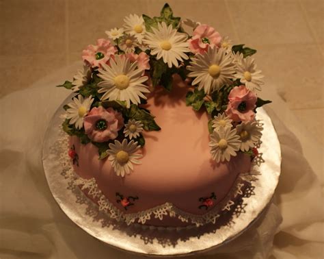 Daisy Birthday Cake - CakeCentral.com