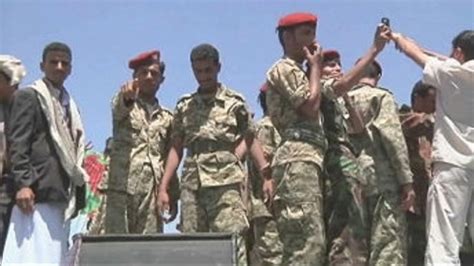 Defecting Yemeni troops switch uniforms and sides