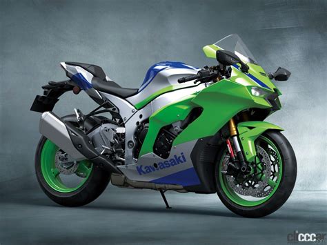 カワサキがスーパースポーツ・ZX-10R／6R／4RRに往年のZXRカラーを採用した、ニンジャ40周年記念車を発売 | clicccar.com