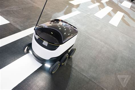 Hanging out with the adorable Starship delivery robot - The Verge