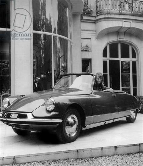 Image of The Citroen Ds 19 Convertible on August 31, 1960 (b/w