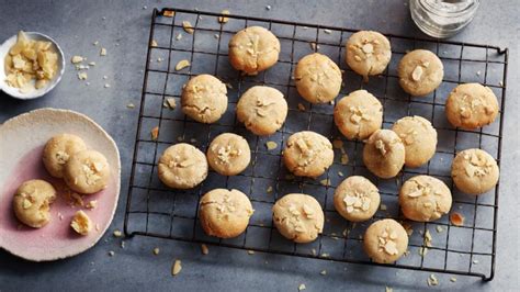 Gluten-free almond biscuits recipe - BBC Food