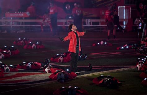 The Weeknd’s Super Bowl 2021 Halftime Show Broke Longstanding Traditions | Vanity Fair