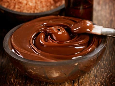 Dark Chocolate Face Mask For Youthful Skin - Indian Beauty Tips