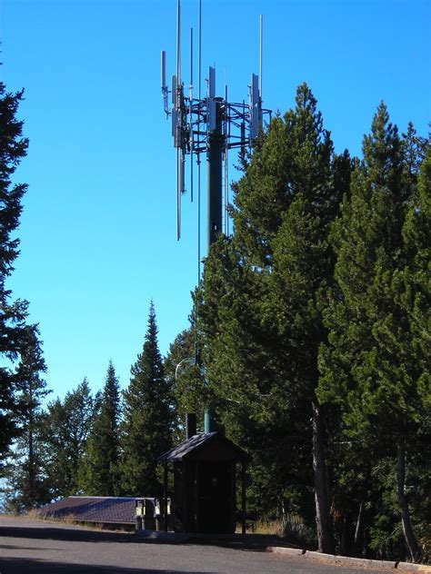 Verizon tower on Signal Mountain | Love Verizon. 5 bars on t… | Flickr