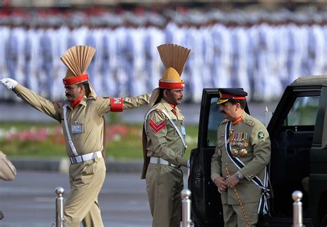 Military parade to mark Pakistan Day held in Islamabad