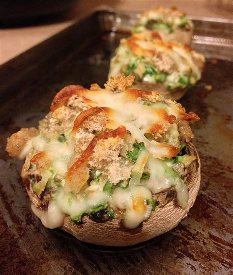 Oven-Baked Spinach and Cheese Stuffed Mushrooms With Parmesan | Delishably