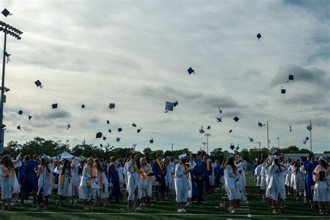 Oceanside grads celebrate their tenacity | Herald Community Newspapers ...