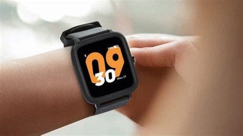 On Thursday, Aldi is selling a smartwatch for 35 euros that really ...