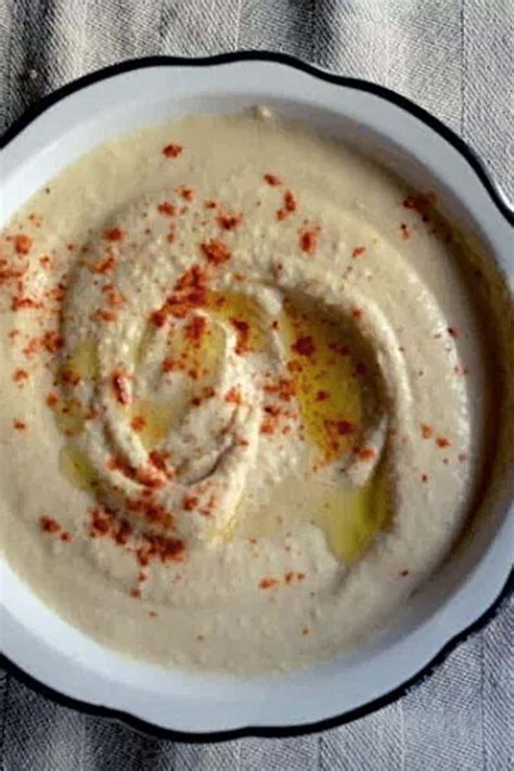 The Original Arabic Hummus, ideal as an appetiser or spread.