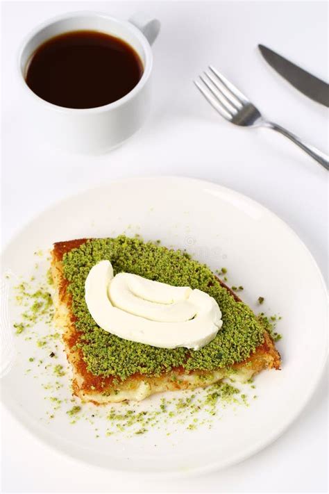 Kunefe / Turkish Traditional Dessert Stock Image - Image of baking, golden: 96735029