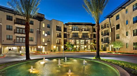 Camelback Apartments in Phoenix, AZ | Citrine Apartments