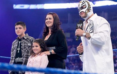 Aaliyah Mysterio Wwe / Wwe Legend Rey Mysterio S Daughter Aaliyah Set ...