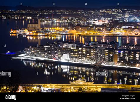 Oslo night hi-res stock photography and images - Alamy