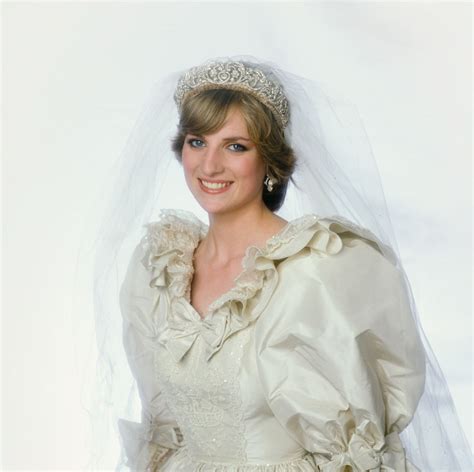 Princess Diana's wedding dress To Be Inherited By Her Sons