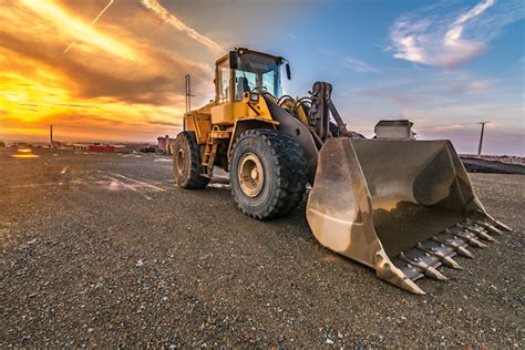 Heavy Equipment: 5 Different Types And Uses In Construction