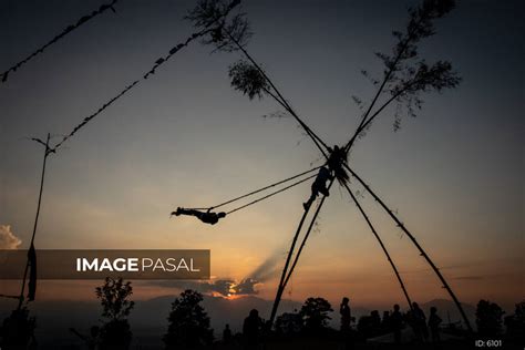 Dashain Swing - buy images of Nepal, stock photography Nepal