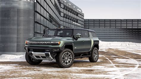 Hummer Unveils New EV SUV - Robb Report Australia and New Zealand