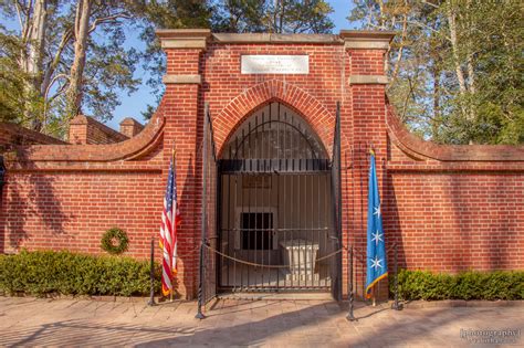 Presidential Graves and Tombs | Famous Celebrity, Infamous Grave Photos ...