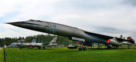 Soviet M-50: this gigantic supersonic bomber flew only once during an avia-parade on June 9 ...