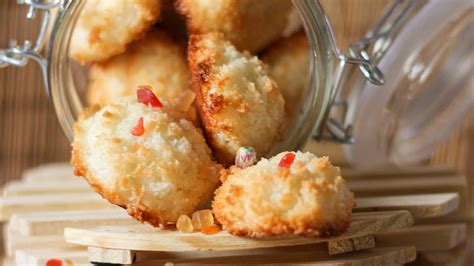 Coconut Macaroons | Desiccated Coconut Recipe | Macaroons | Coconut ...