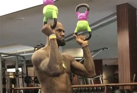 Lebron James Does A Crazy Core Workout