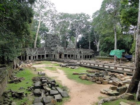 Ta Prohm (Tomb Raider) Temple : Angkor | Visions of Travel