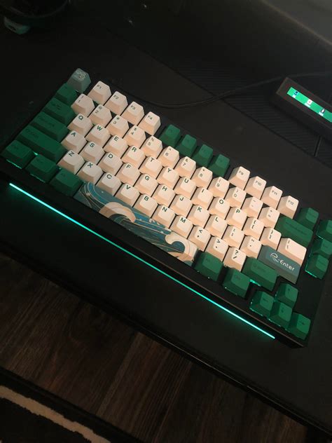 Custom green and black keyboard : CustomKeyboards