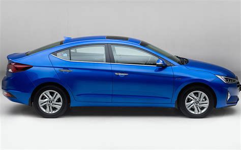 Hyundai Elantra - Sunroof | Hyundai Elantra Images