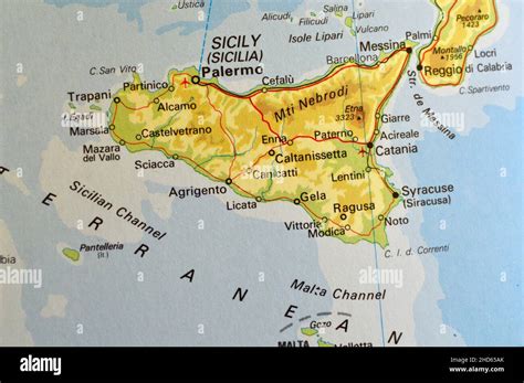 A map of Sicily showing the major towns Stock Photo - Alamy