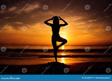 Silhouette of Woman Doing Yoga at Beach during Sunset. Stock Illustration - Illustration of ...