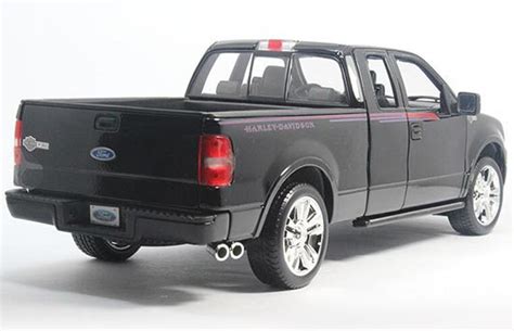 Ford F-150 Pickup Truck Diecast Model 1:18 Scale Black [SD01H864]