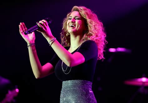 'A Tori Kelly Christmas' arrives just in time for Halloween