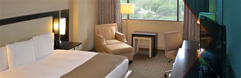 Doubletree by Hilton Houston Hobby Airport Hotel | Tour Texas