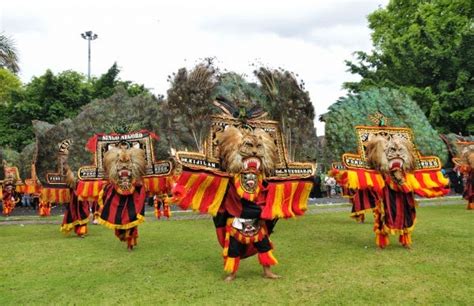 Unsur Mistis Dari Kesenian Tari Reog Ponorogo Asal Jawa Timur Indonesia ...