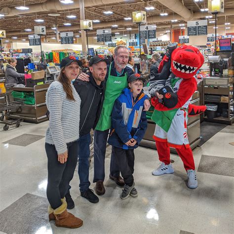 Sobeys on Twitter: "Today we stopped by Sobeys Queensway in Etobicoke ...