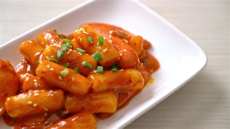 Korean rice cake stick in spicy sauce - Tteokbokki 5470934 Stock Video ...