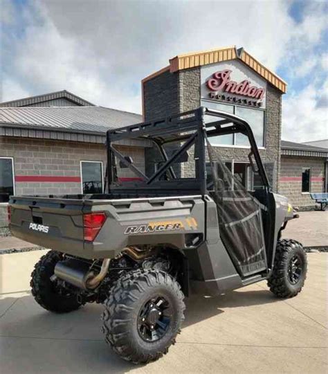 Polaris Ranger 1000 Premium -- (2020) : Utility / Service Trucks