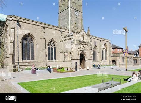 Leicester cathedral hi-res stock photography and images - Alamy