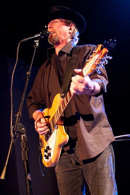 Roger McGuinn - Wikipedia