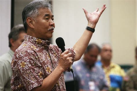 Hawaii governor asks travelers not to visit the state, citing COVID surge