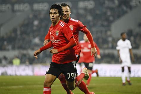 Benfica segue em frente na Taça de Portugal - SIC Notícias