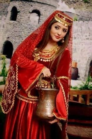 Картинки по запросу iranian traditional clothing | Traditional outfits, Traditional dresses, Women