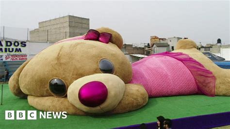 Mexico giant teddy bear 'breaks world record'