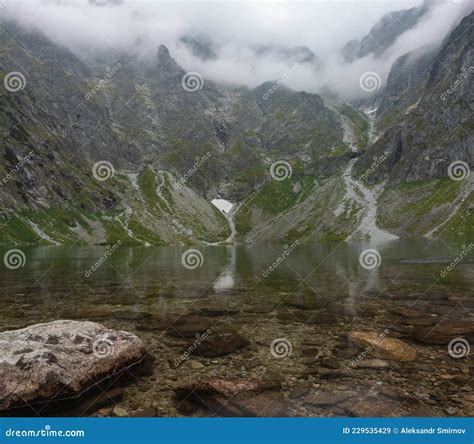 Crystal Clear Waters of Czarny Staw Pod Rysami Lake Stock Image - Image of fjord, peaks: 229535429