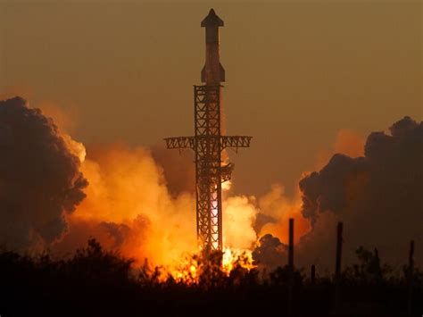 VIDEO: Elon Musk's SpaceX Rocket Self-Destructs During Test Flight