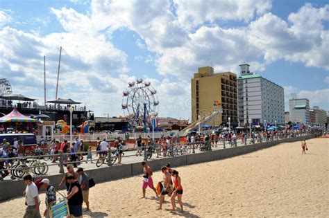 Virginia Beach Boardwalk editorial image. Image of sand - 25113605