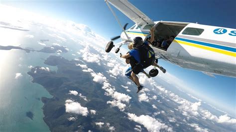 Skydive Airlie Beach | 15,000 ft Tandem Skydive | Backpacker Deals